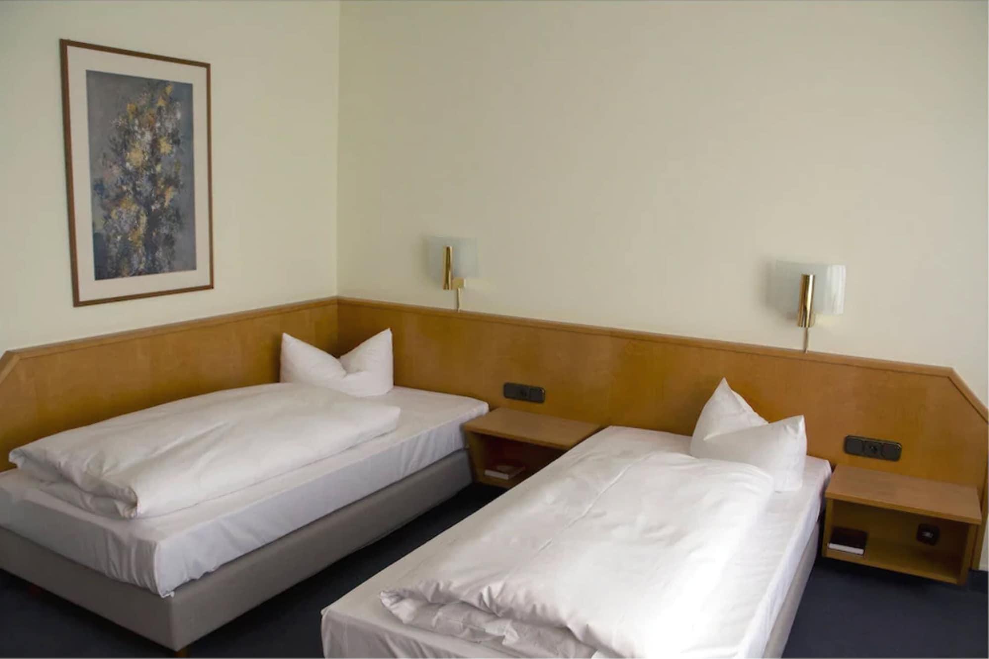 Am Terrassenufer 4*